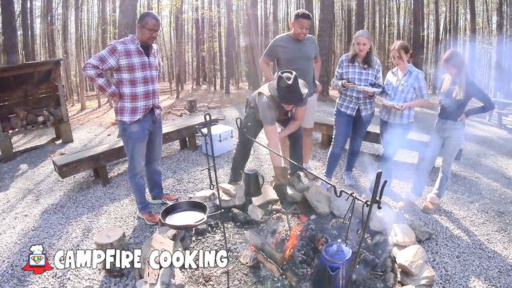 LUNCHBOX HEROES: Campfire Cooking 