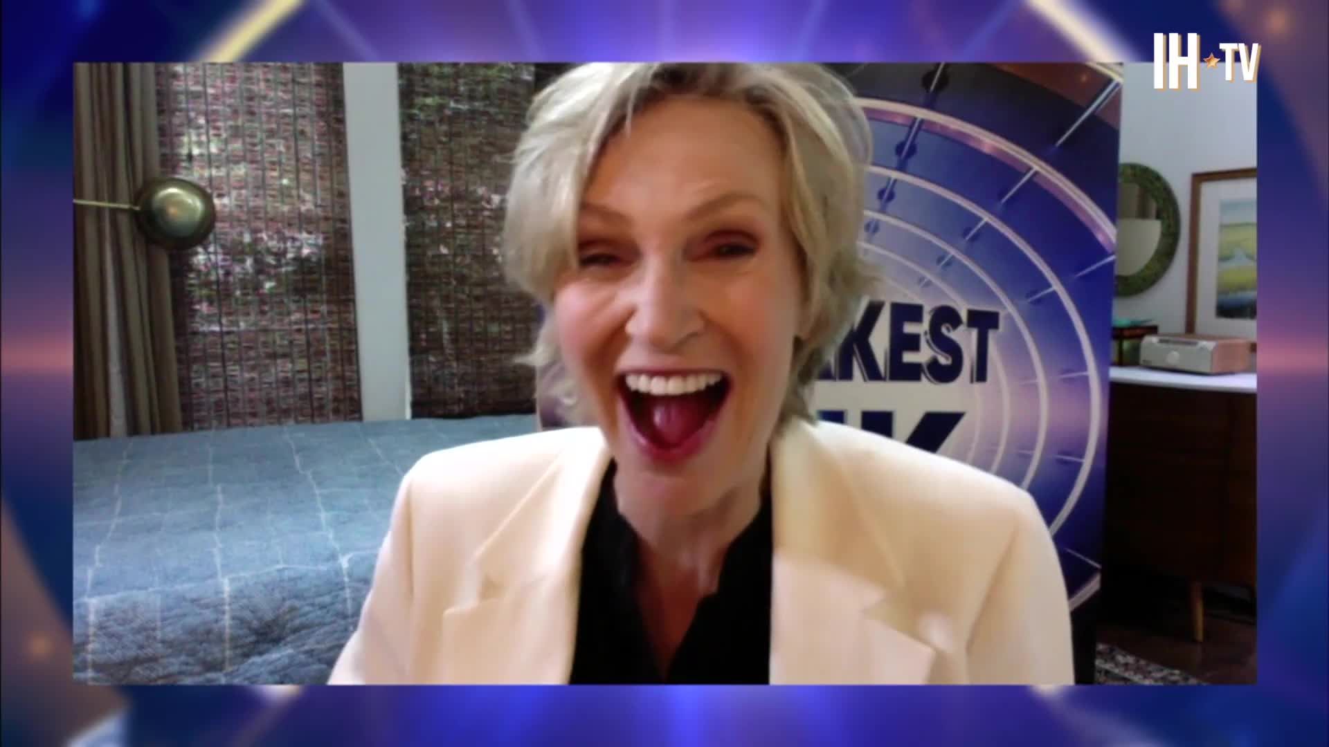 Weakest Link: Jane Lynch Talks Season 1